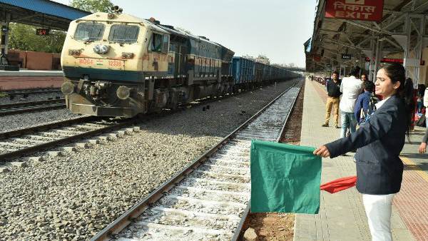 रेलवे के मालढुलाई में बढ़ोतरी