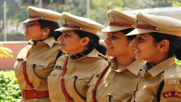 आईपीएस तेजस्वनी गौतम का जीवन परिचय