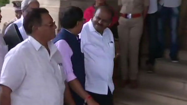 'मेरा और मेरे मंत्रियों का आत्मसम्मान है'