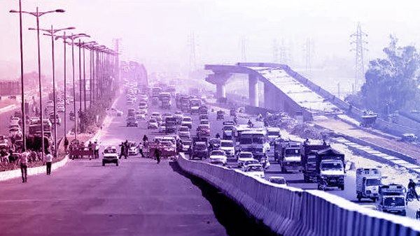kite string stuck in bike riders neck, fell from flyover kite string stuck in bike riders neck, fell from flyover