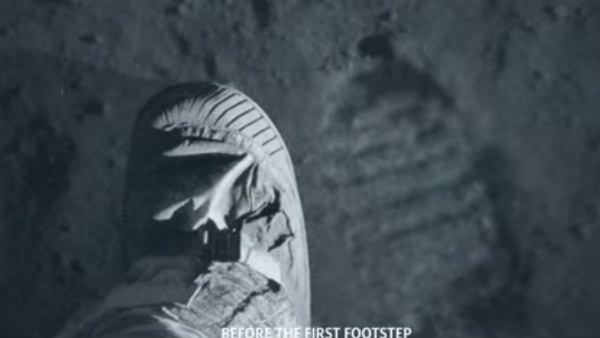 फेसबुक पर कंपनी ने बांटी खुशी