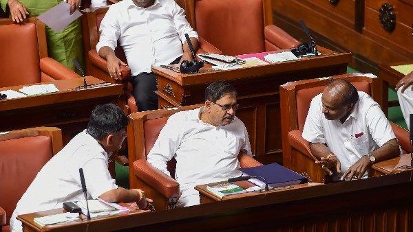 जेडीएस गठबंधन को बचाने के लिए सीएम पद त्यागने को तैयार