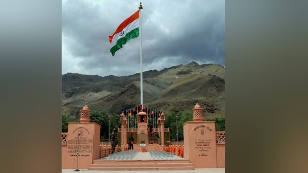 इंद्रजीत ने 24 साल की देश की सेवा