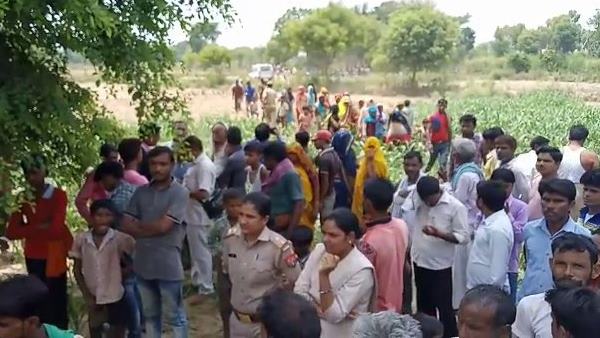 dead body girl and boy found in kasganj dead body girl and boy found in kasganj