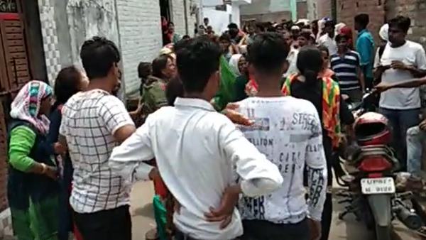 पड़ोसी के घर से मिला बच्ची का शव