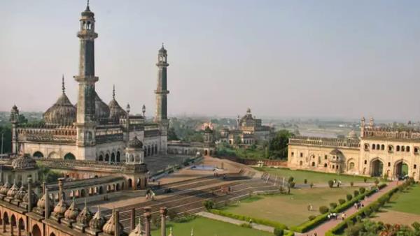 No short skirts allows in Lucknow Imambaras DM issues orders No short skirts allows in Lucknow Imambaras DM issues orders