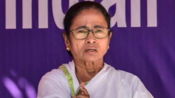 नाले में गिरी बस, 29 लोगों की मौत