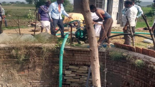Mother with four child found dead in well at Khajurna village Mandsaur Mother with four child found dead in well at Khajurna village Mandsaur