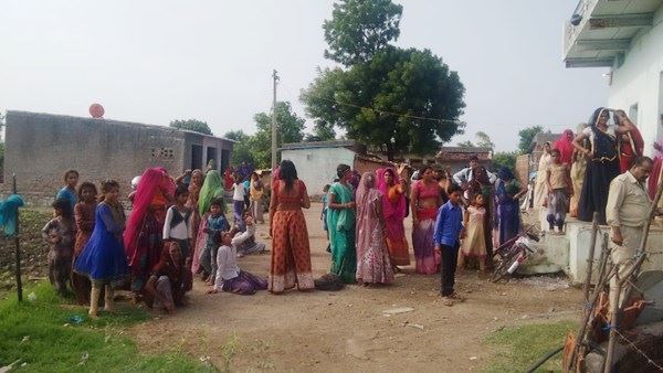 Mother with four child found dead in well at Khajurna village Mandsaur Mother with four child found dead in well at Khajurna village Mandsaur