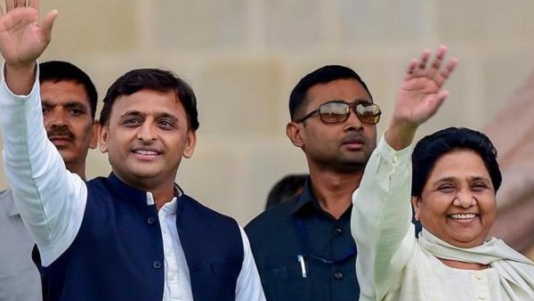 खनन मामले में फंसे अखिलेश
