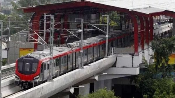 Security Alert: Delhi Metro issues red alert on entire network after Article 370 revoke from Jammu kashmir Security Alert: Delhi Metro issues red alert on entire network after Article 370 revoke from Jammu kashmir