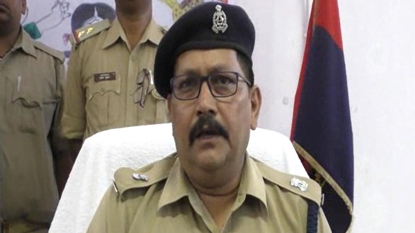 बेसुध पिता पर फावड़े से किया हमला