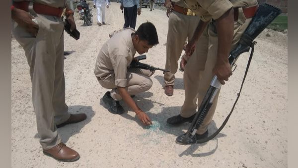 बैंक पहुंचने से पहले हमला