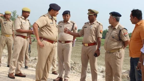 हर कोई अवाक