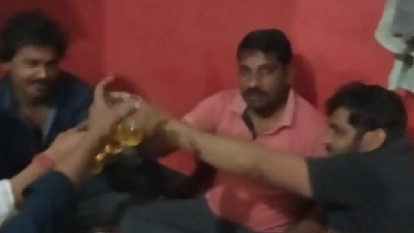 क्या दिख रहा तस्वीर में