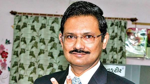 अनिल मुकीम और मोहपात्रा जैसे अधिकारी भी गुजरात में नहीं रुके