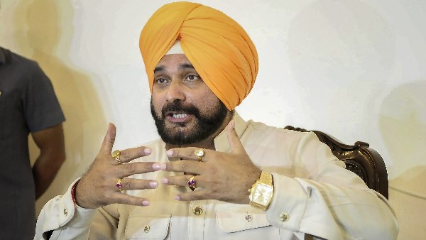 पोर्टफोलियो बदलने के बाद सिद्धू ने भेजा इस्तीफा
