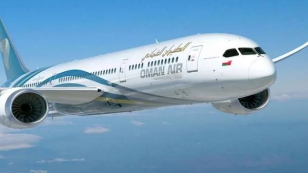 Mumbai to Muscat Oman Air flight returned after Full emergency declared Mumbai to Muscat Oman Air flight returned after Full emergency declared