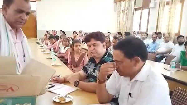Gur will be served in govt offices in breakfast Gur will be served in govt offices in breakfast