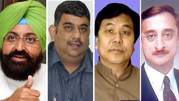 कांग्रेस के चार दिग्गजों ने की सरकार की मदद