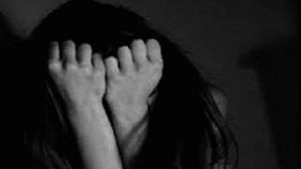African woman physically attack by a auto driver in gurugram African woman physically attack by a auto driver in gurugram