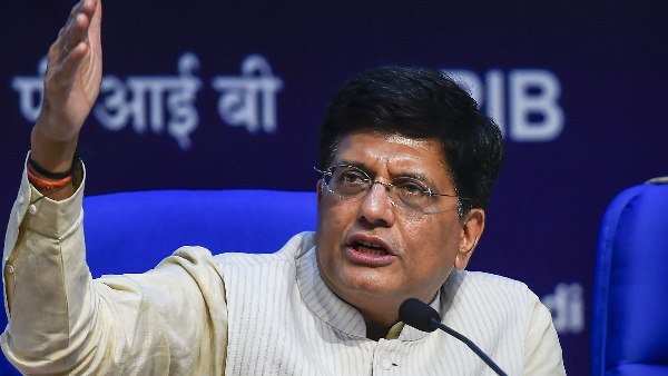 कर्मचारियों के काम का रिव्यू
