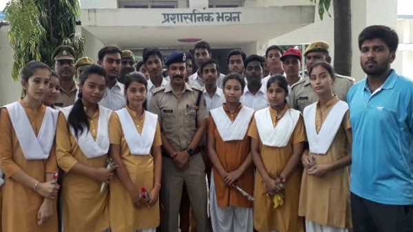 girl student became police station incharge for one day girl student became police station incharge for one day