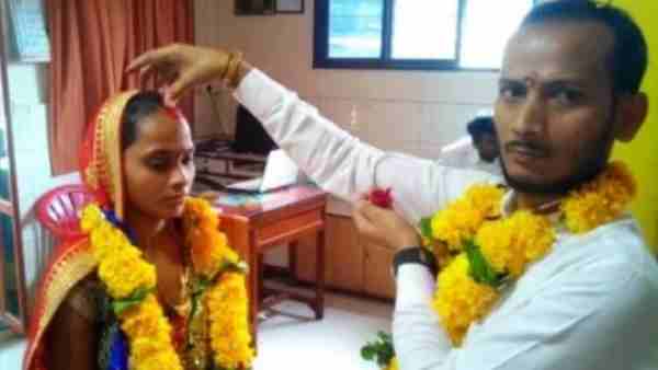मीनाक्षी का परिवार इस रिश्ते के लिए राजी नहीं था