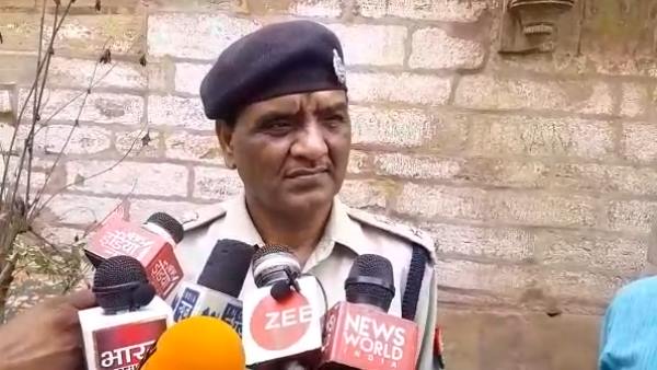 डीएम-एसपी ने कहा- नहीं जाने दिया जाएगा सोनभद्र