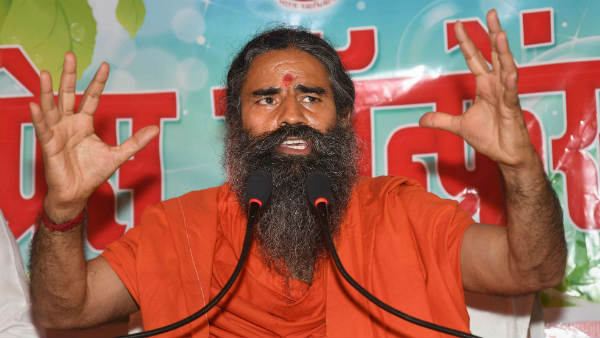 रामदेव भी आबादी नियंत्रण की कर चुके हैं मांग
