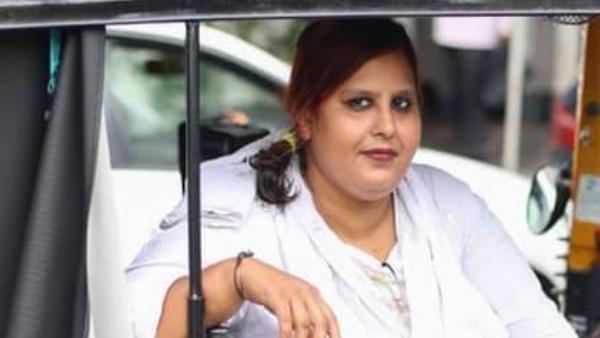 पति ने तलाक देकर छोड़ा साथ