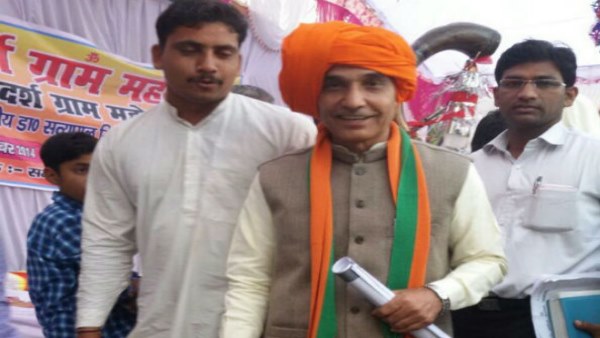 पहले भी दे चुकें हैं विवादित बयान