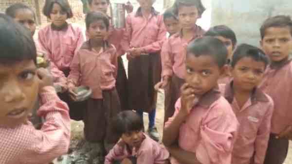 students of primary school were forced to wash utensils students of primary school were forced to wash utensils
