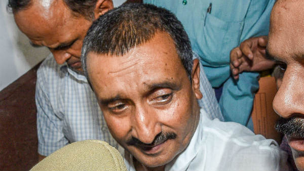 अनुशासित पार्टी के अनुशासन पर सवाल