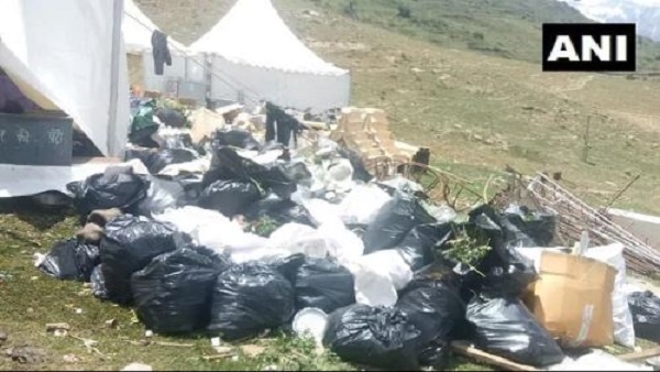 dehradun: gupta brothers fined of Rs 2.5 lakh for scattering garbage and defecating in open dehradun: gupta brothers fined of Rs 2.5 lakh for scattering garbage and defecating in open