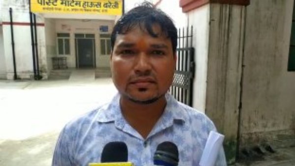 फांसी लगाकर की आत्महत्या