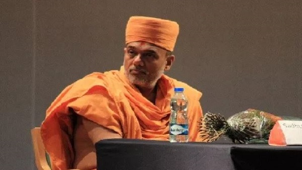 स्वामी ज्ञानवत्सल्य बिना स्पीच दिए लौटे वापस