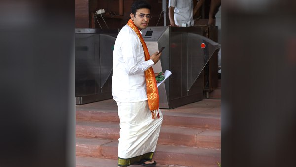 लोकसभा में बीजेपी सांसद तेजस्वी सूर्या ने की मांग- कर्नाटक में लागू हो NRC लोकसभा में बीजेपी सांसद तेजस्वी सूर्या ने की मांग- कर्नाटक में लागू हो NRC