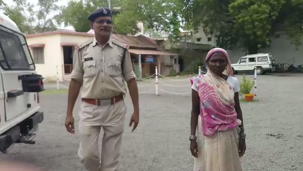 three Year old son Kidnapped by Mother in khargone MP three Year old son Kidnapped by Mother in khargone MP