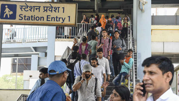 चार गुना से ज्यादा बढ़ गई हैं ट्रेनें