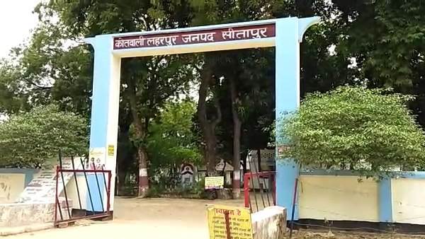 गिरफ्तारी की मांग पर अड़ी पीड़िता