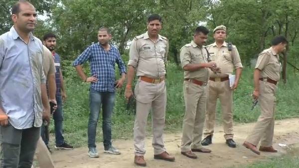 दोनों बदमाशों ने पुलिस पर फायरिंग की थी