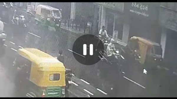 Video-17-lakhs-rupees-robbery-in-rajkot Video-17-lakhs-rupees-robbery-in-rajkot