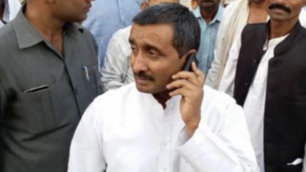 छोटी बहन को पीटा गया