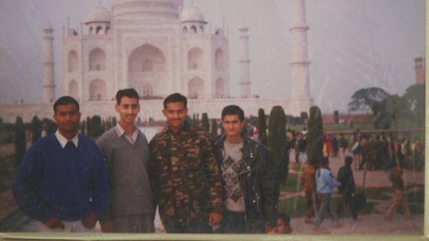 LIEUTENANT VIJAYANT THAPARS FAMILY LIEUTENANT VIJAYANT THAPARS FAMILY
