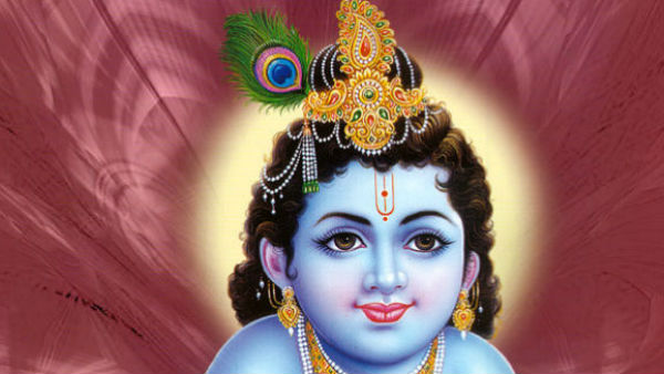 रात 12 बजे श्री कृष्ण का जन्मोत्सव मनाया जाता है..