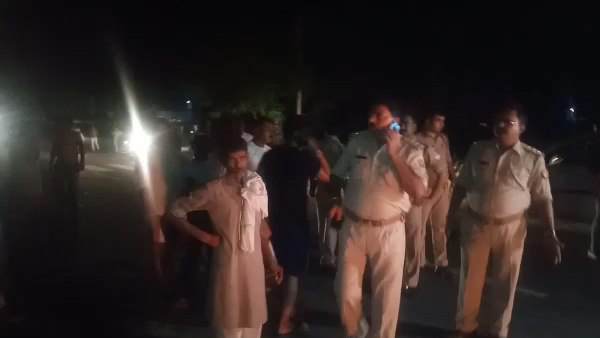 hooligans beaten by mob for child abduction hooligans beaten by mob for child abduction