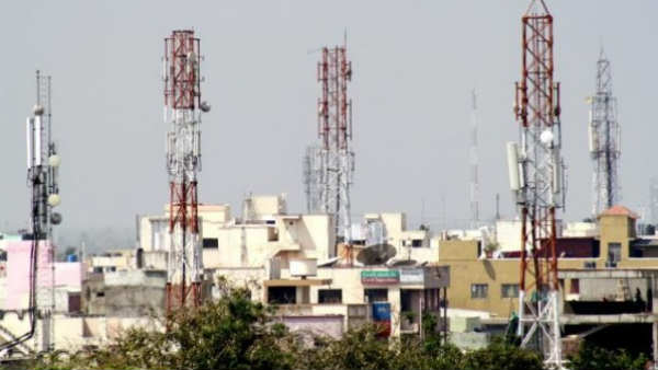 कई नेताओं की नजरबंदी की समीक्षा