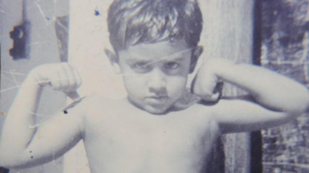 LIEUTENANT VIJAYANT THAPARS FAMILY LIEUTENANT VIJAYANT THAPARS FAMILY