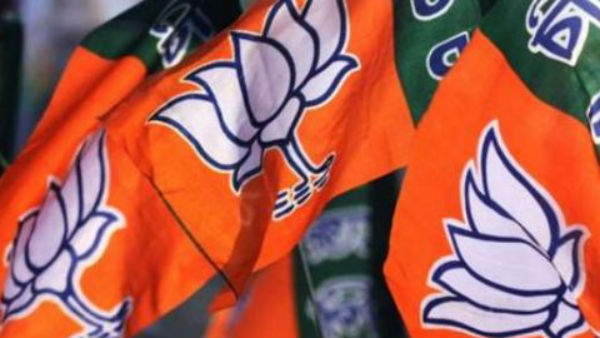 कितना कर्ज है पार्टियों पर